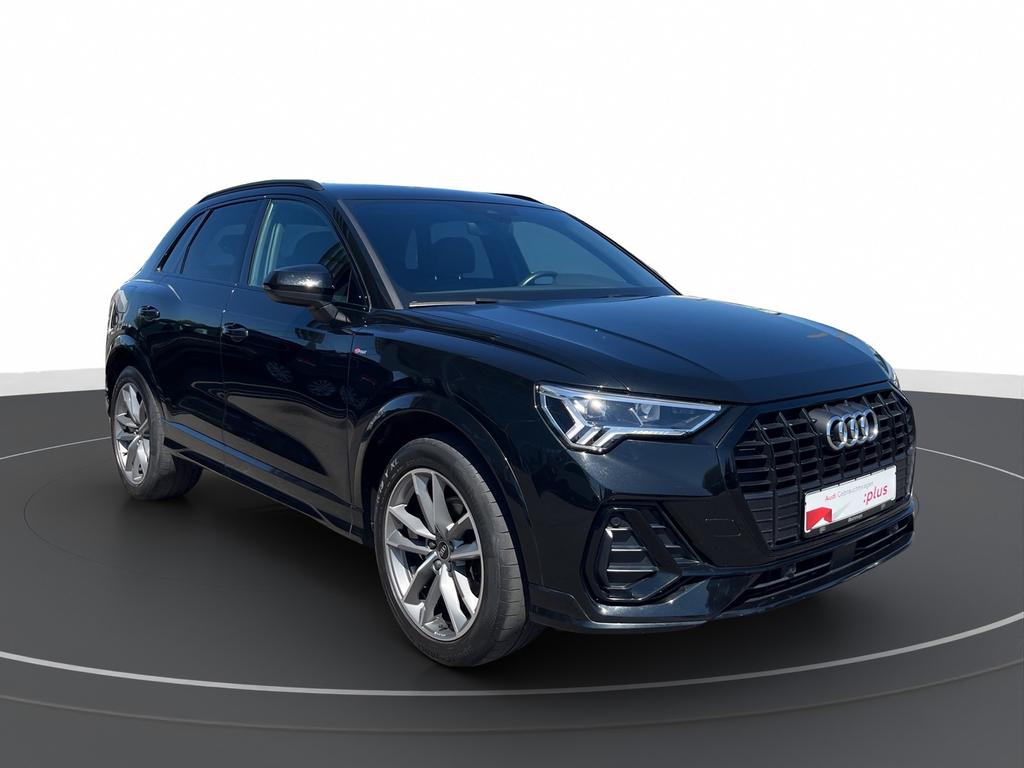 Audi Q3 2022 г. Чёрный, пробег 55436 км