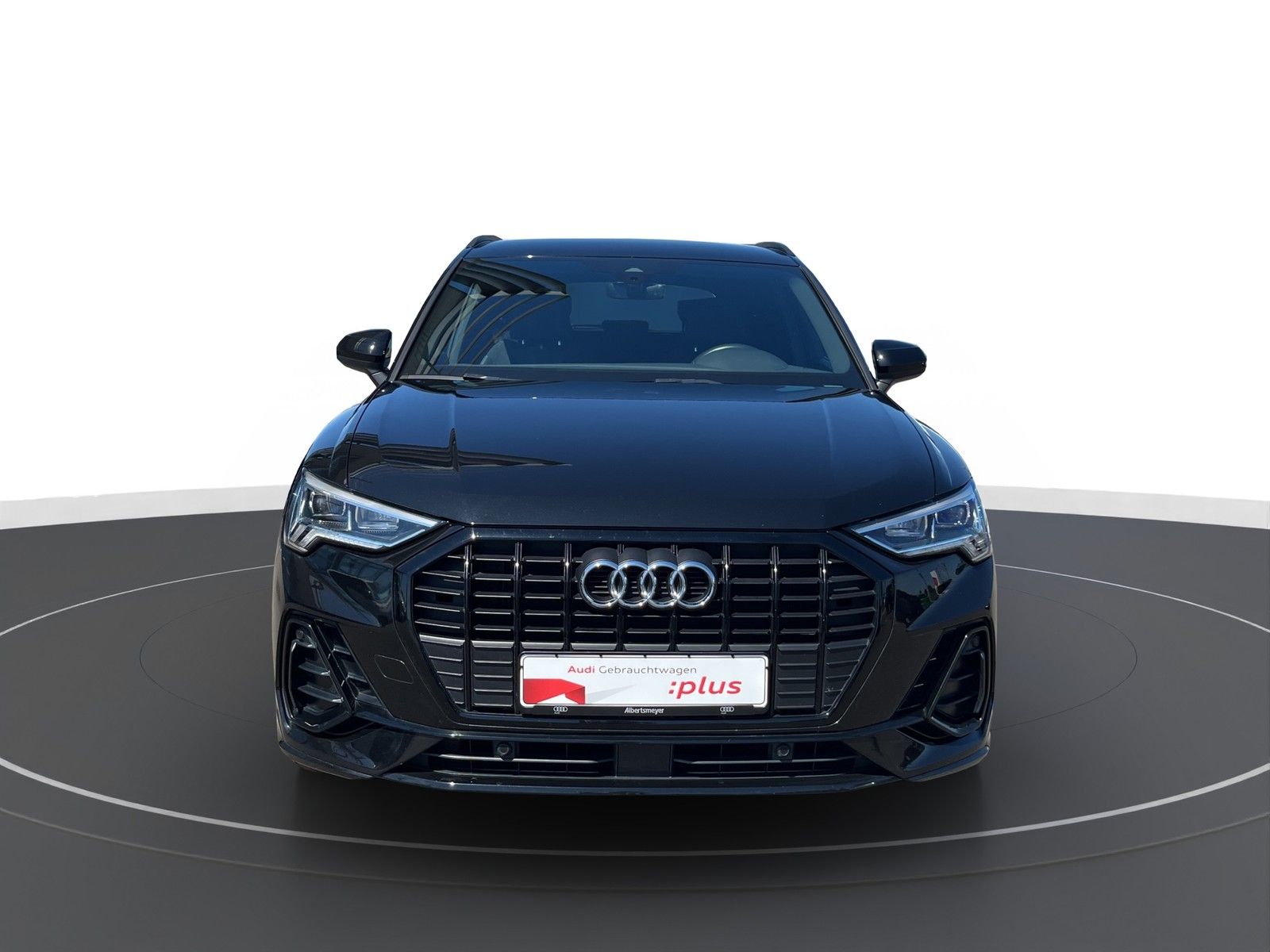 Audi Q3 2022 г. Чёрный, пробег 55436 км