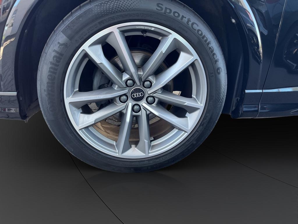 Audi Q3 2022 г. Чёрный, пробег 55436 км
