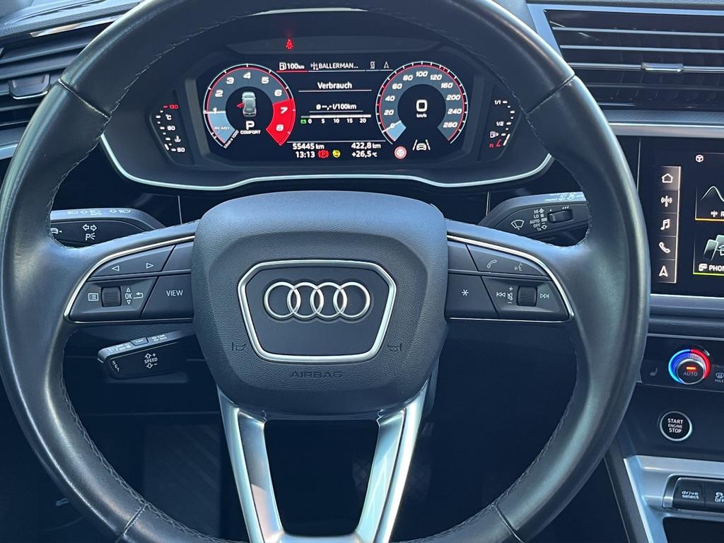 Audi Q3 2022 г. Чёрный, пробег 55436 км