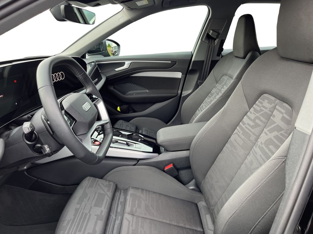 Audi A6 2026 г. Чёрный, пробег 21221 км
