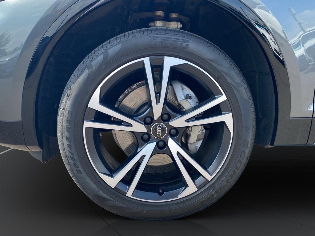 Audi Q5 2023 г. Серый, пробег 40139 км