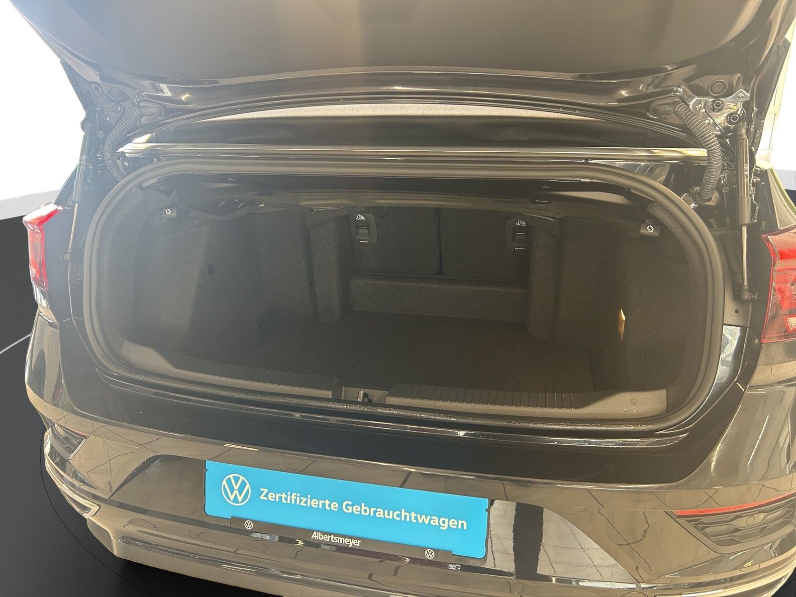 Volkswagen T-Roc 2021 г. Чёрный, пробег 30372 км
