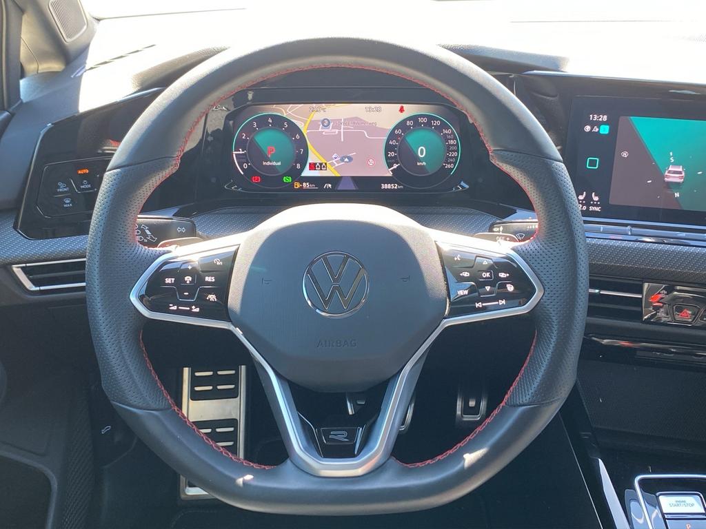 Volkswagen Golf 2023 г. Серый, пробег 38850 км