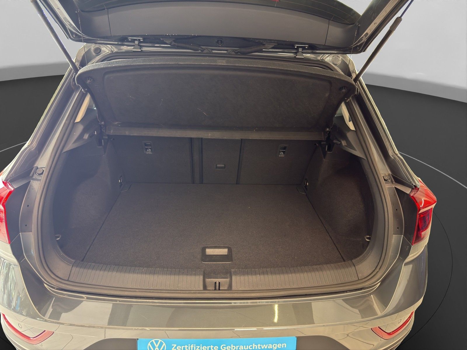 Volkswagen T-Roc 2022 г. Серый, пробег 36371 км