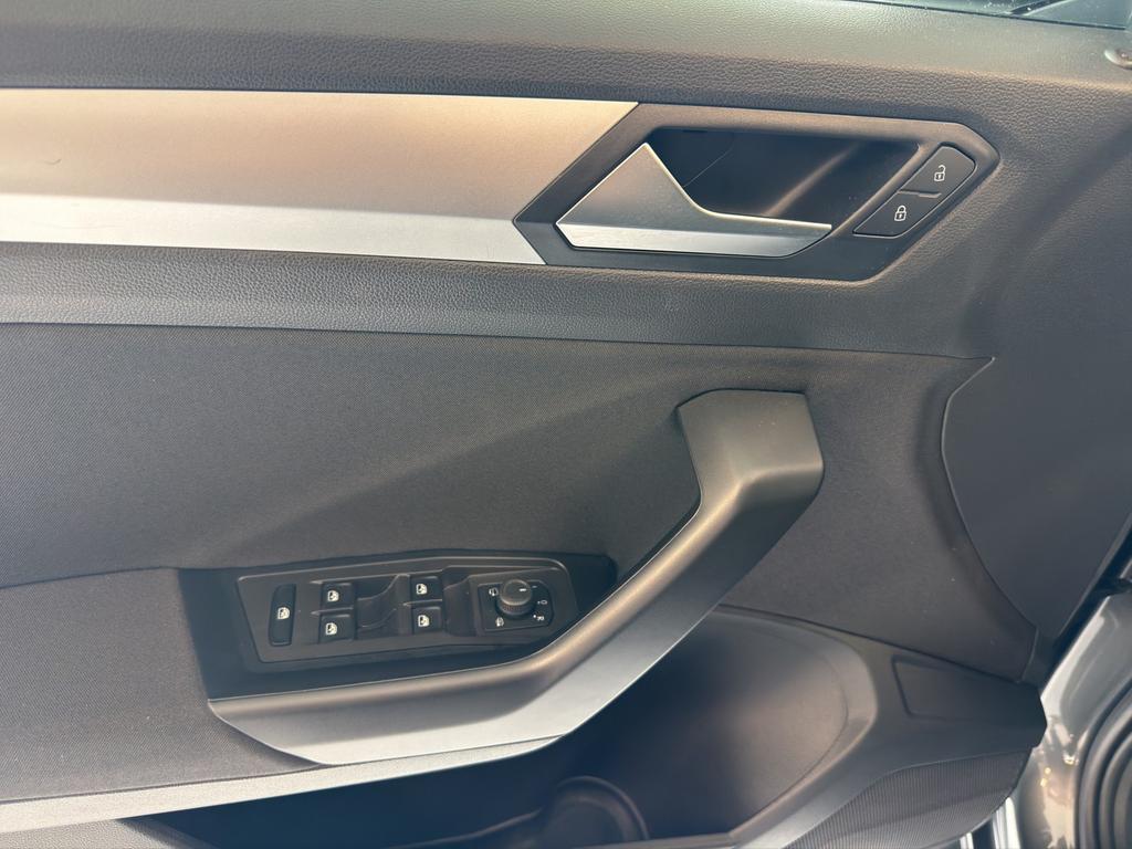 Volkswagen T-Roc 2022 г. Серый, пробег 36371 км