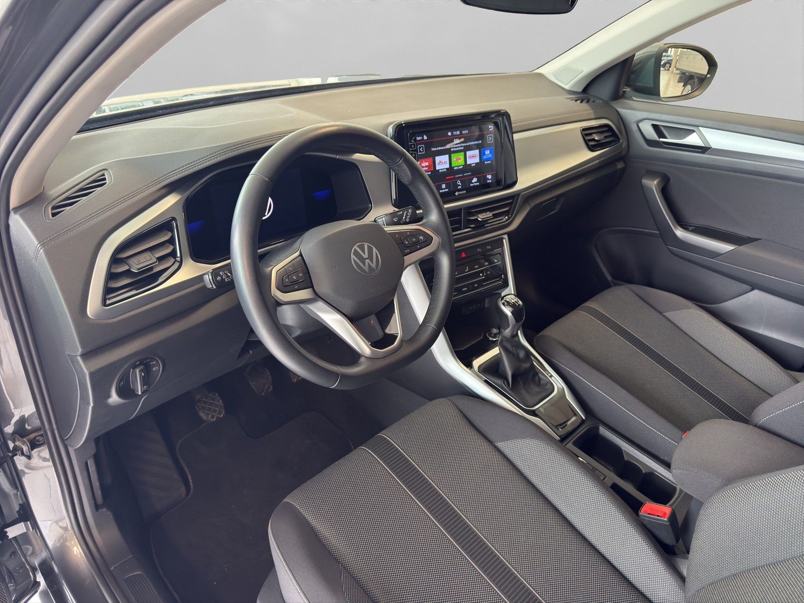 Volkswagen T-Roc 2022 г. Серый, пробег 36371 км