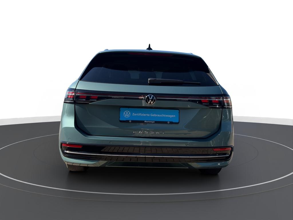 Volkswagen PASSAT VARIANT 2024 г. Зелёный, пробег 59495 км
