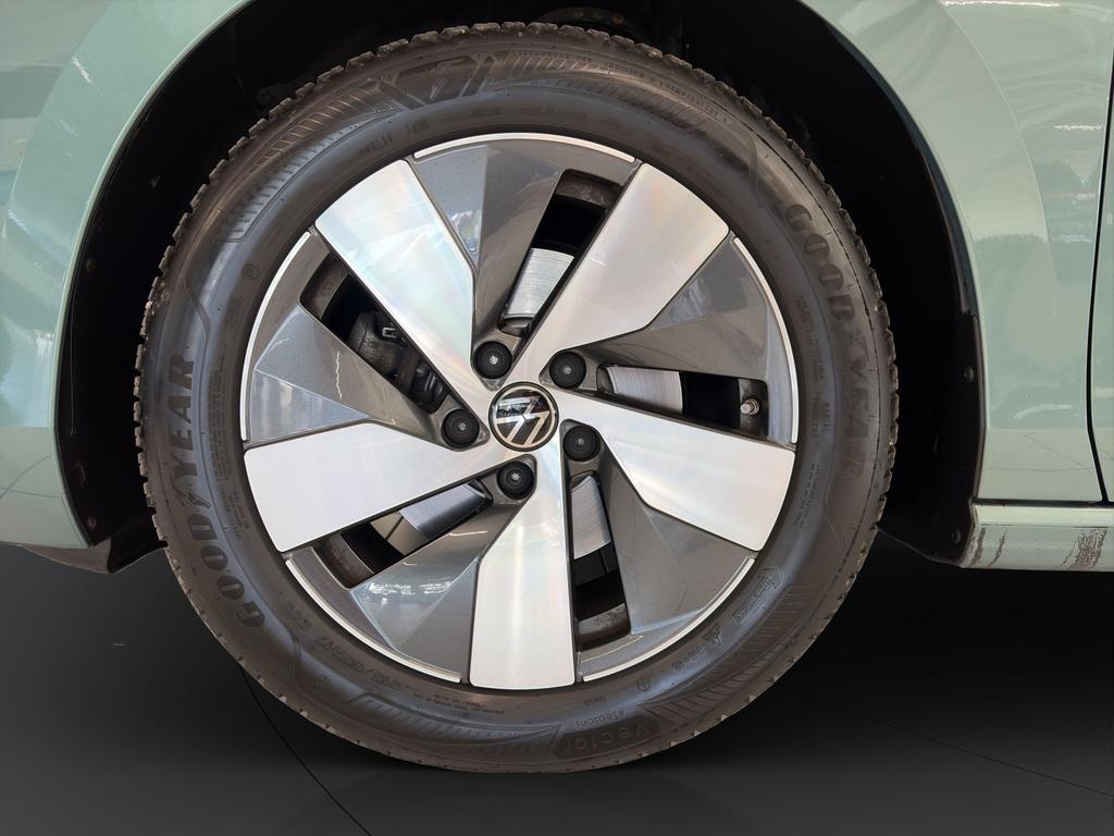 Volkswagen PASSAT VARIANT 2024 г. Зелёный, пробег 59495 км