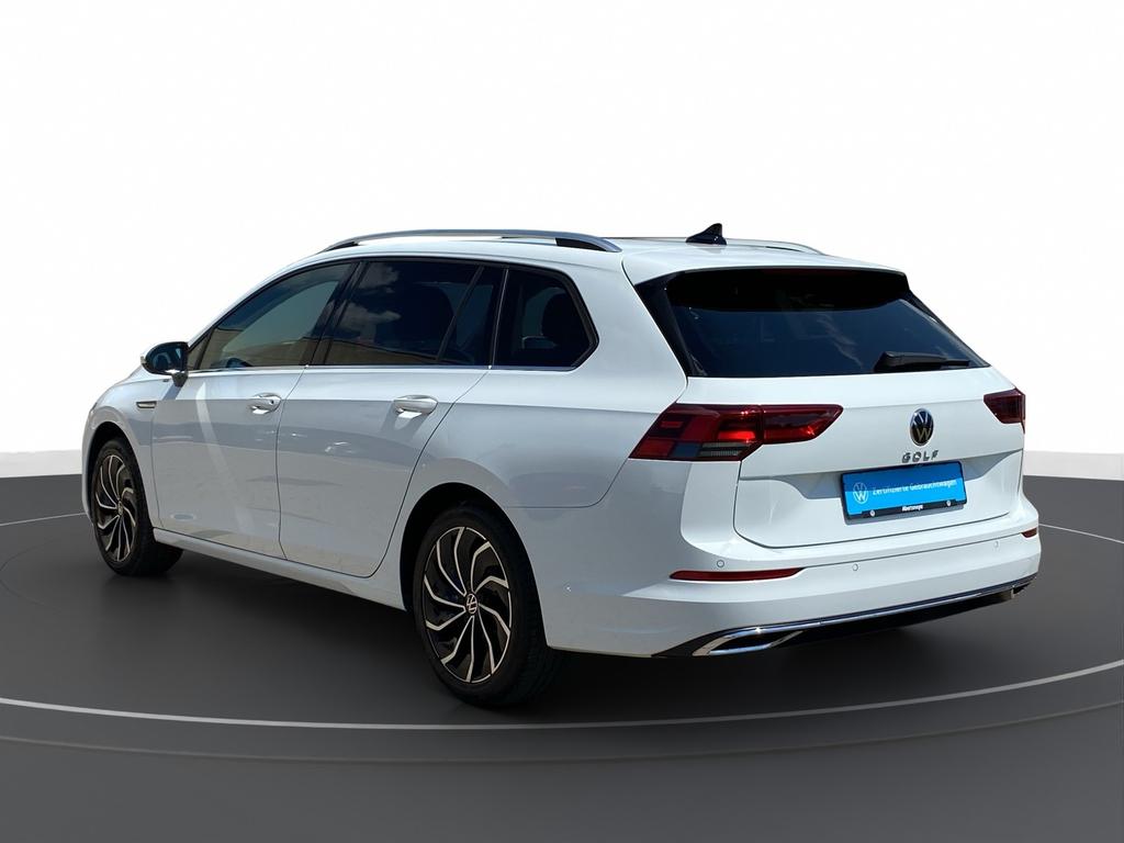 Volkswagen Golf 2023 г. Белый, пробег 24509 км