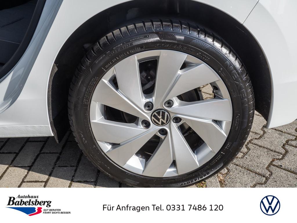 Volkswagen Golf 2024 г. Белый, пробег 51971 км