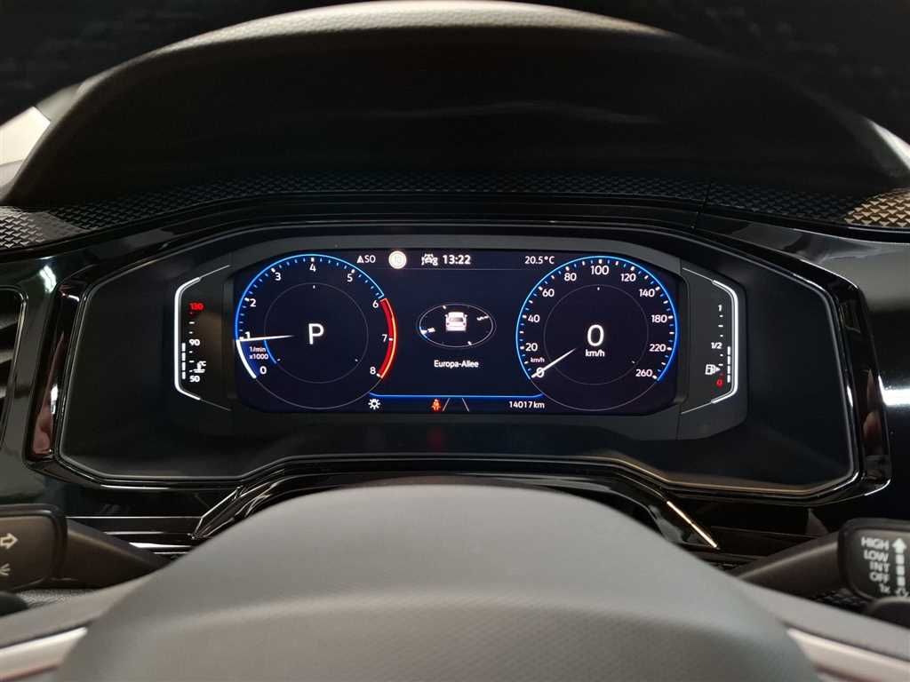 Volkswagen Polo 2024 г. Синий, пробег 14015 км