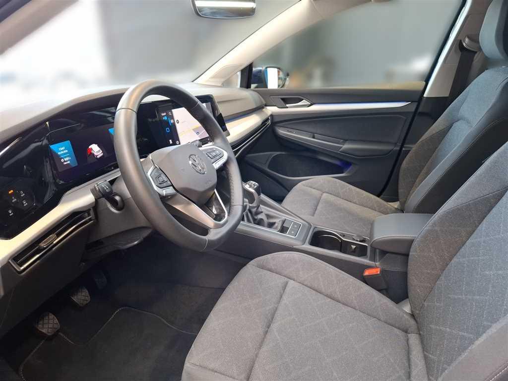 Volkswagen Golf 2024 г. Синий, пробег 26350 км