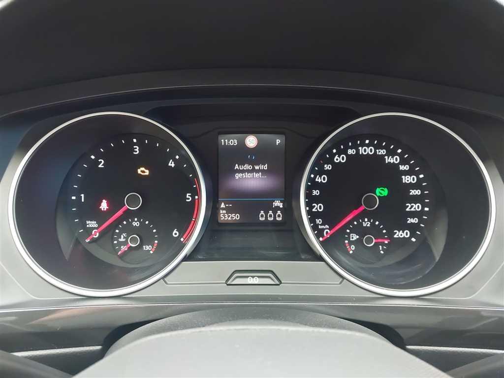 Volkswagen Tiguan 2024 г. Синий, пробег 53227 км
