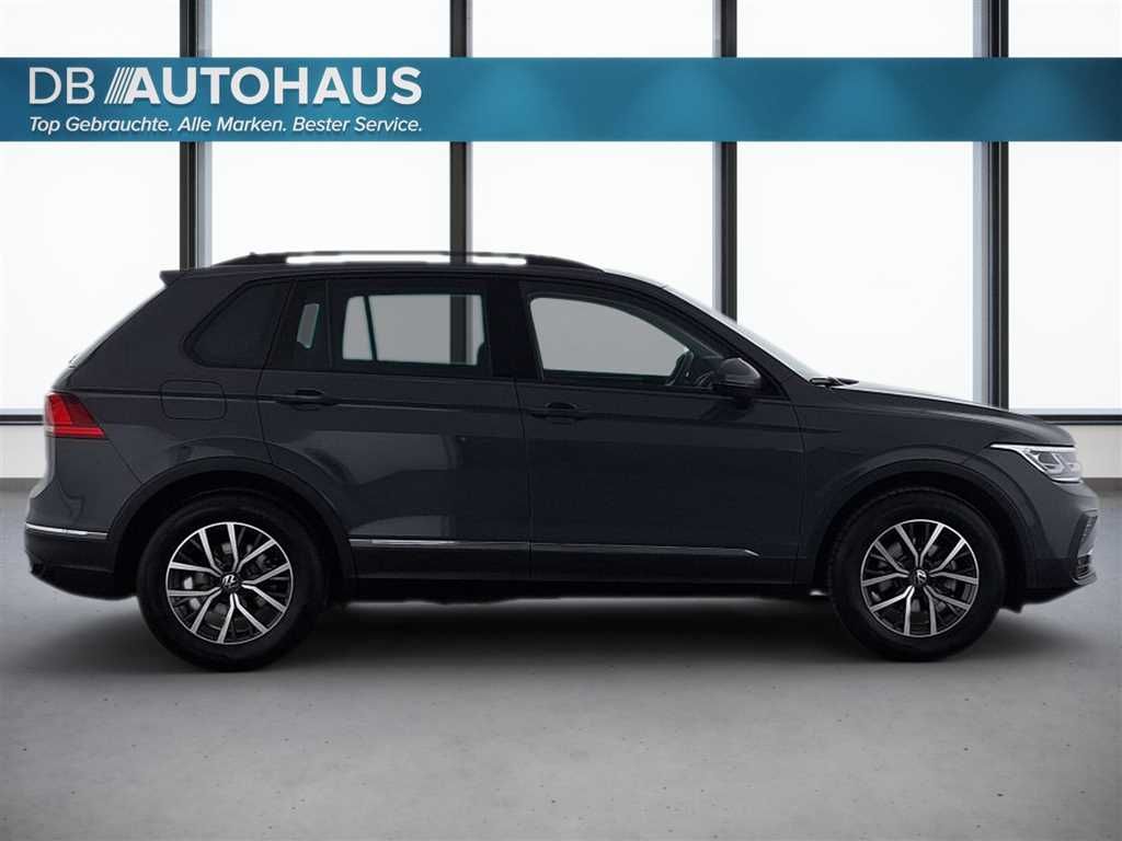 Volkswagen Tiguan 2024 г. Серый, пробег 38606 км
