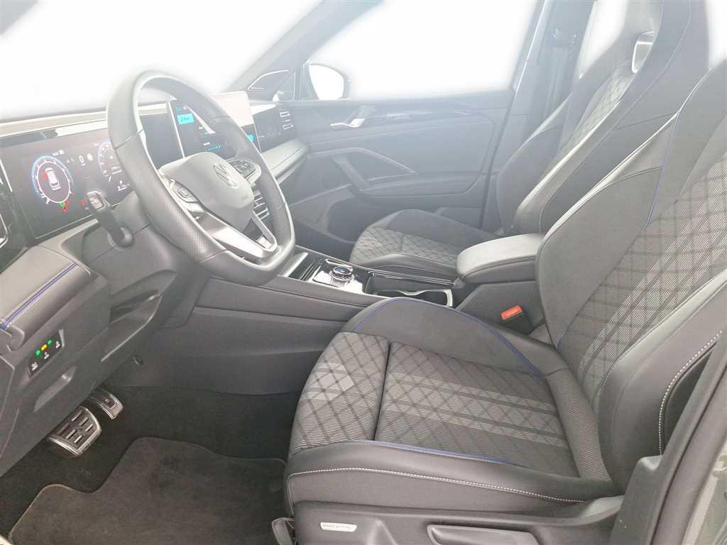 Volkswagen Tiguan 2025 г. Зелёный, пробег 37984 км