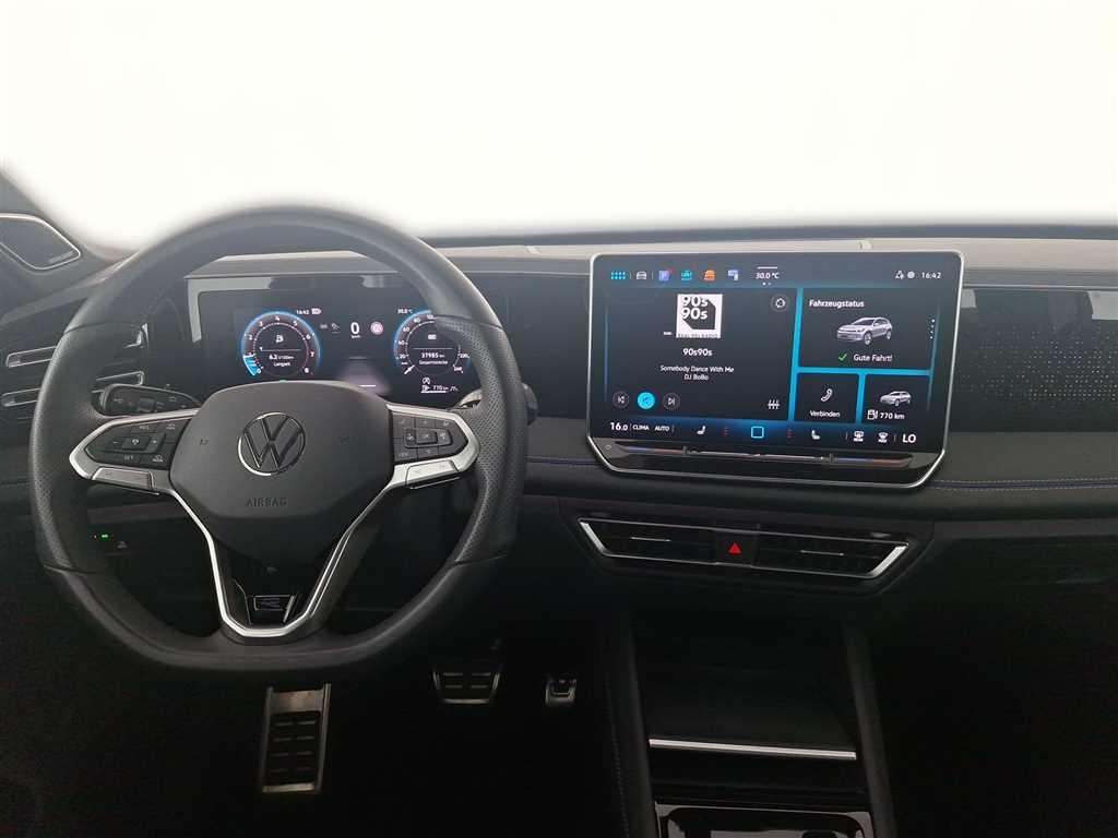Volkswagen Tiguan 2025 г. Зелёный, пробег 37984 км