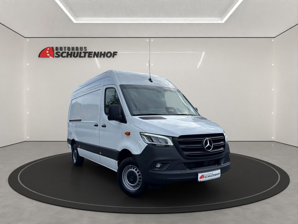 Mercedes-Benz SPRINTER 2024 г. Белый, пробег 34070 км