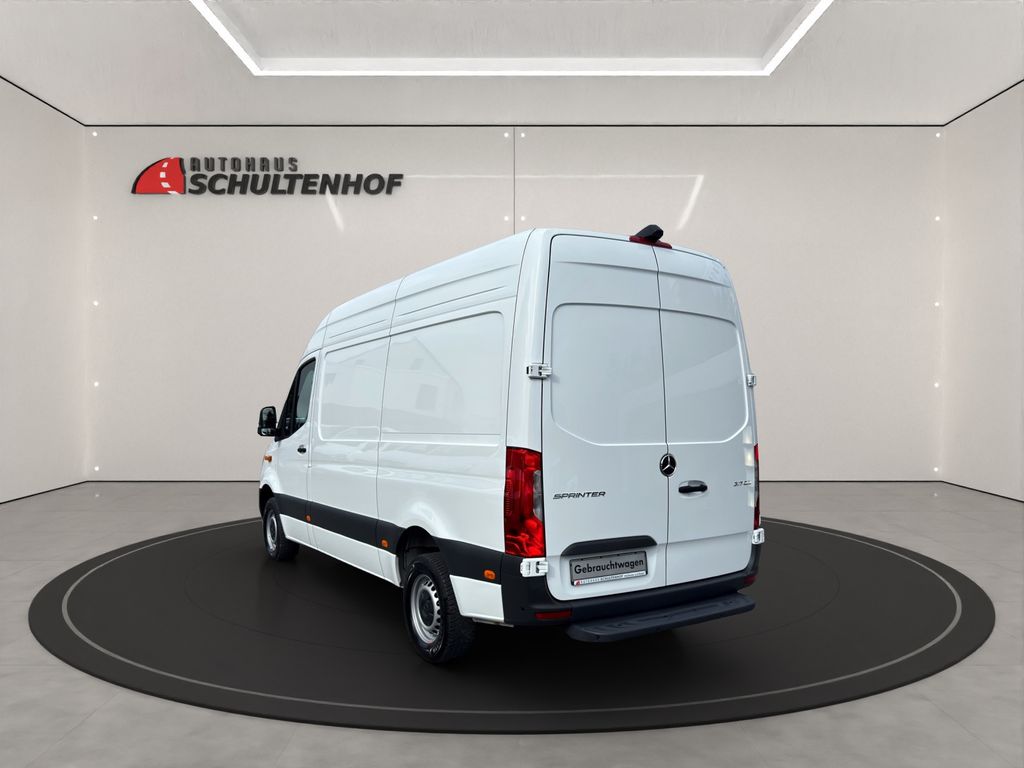 Mercedes-Benz SPRINTER 2024 г. Белый, пробег 34070 км
