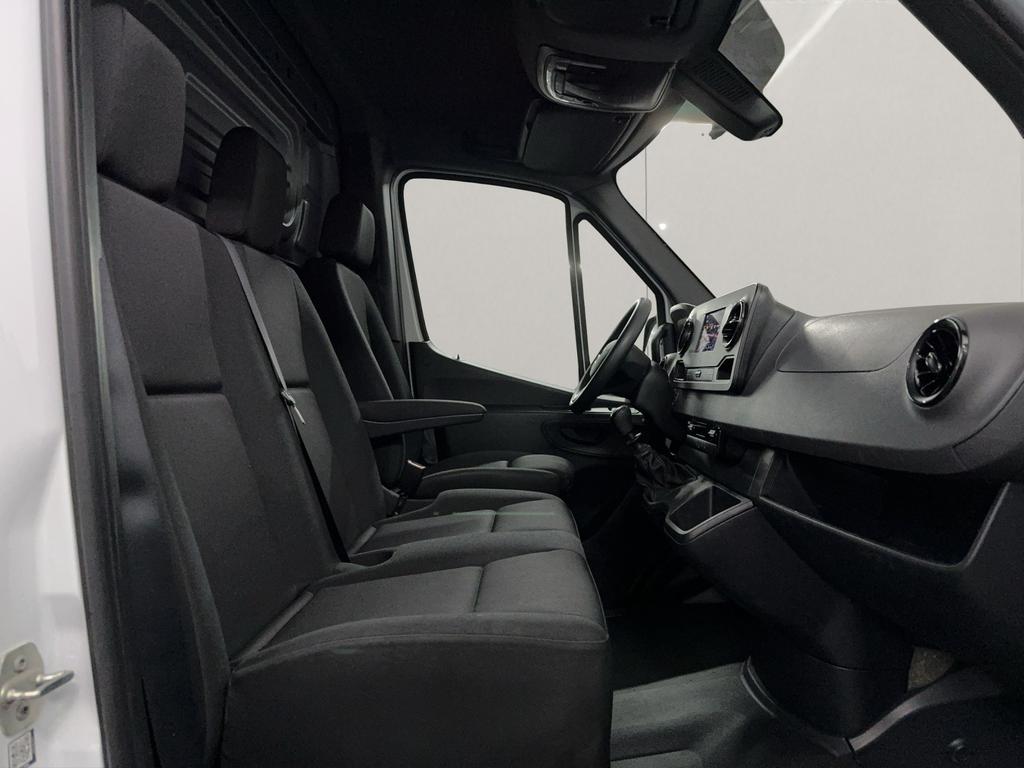 Mercedes-Benz SPRINTER 2024 г. Белый, пробег 34070 км