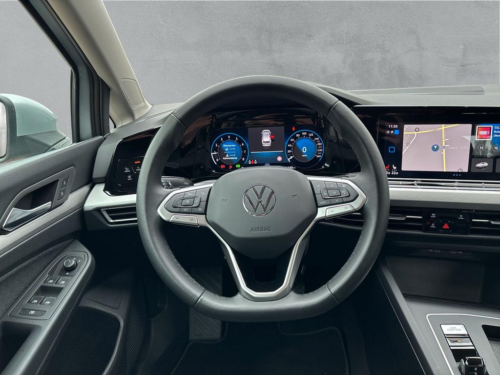 Volkswagen Golf 2024 г. Серебристый, пробег 44290 км