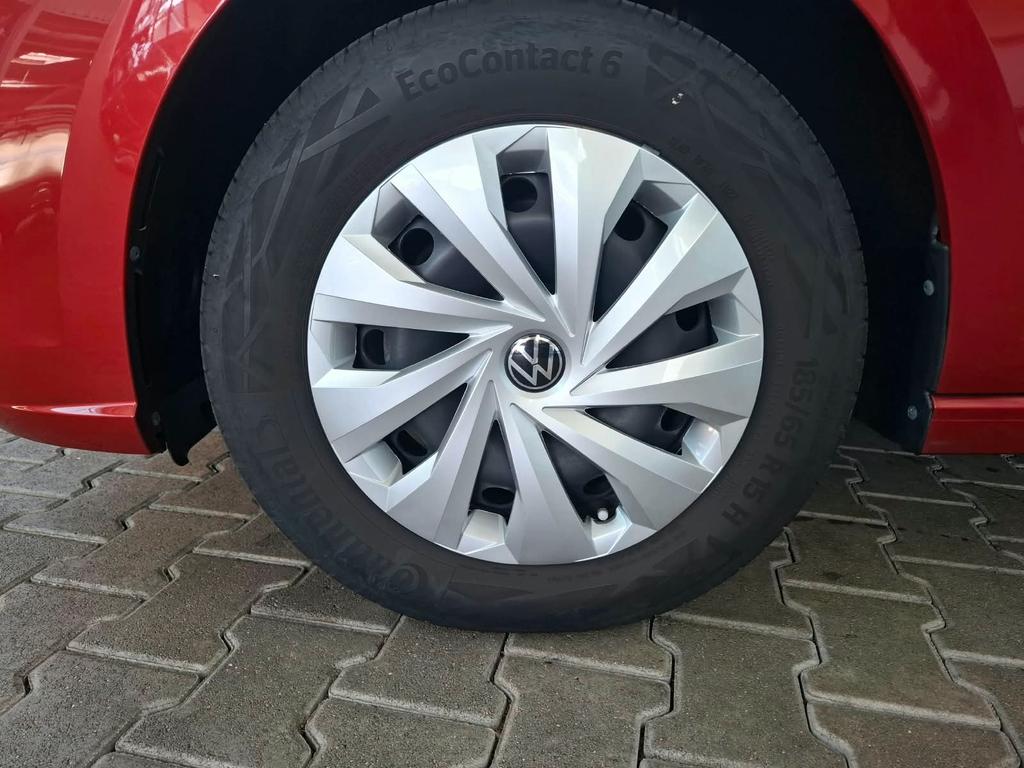 Volkswagen Polo 2022 г. Красный, пробег 30000 км