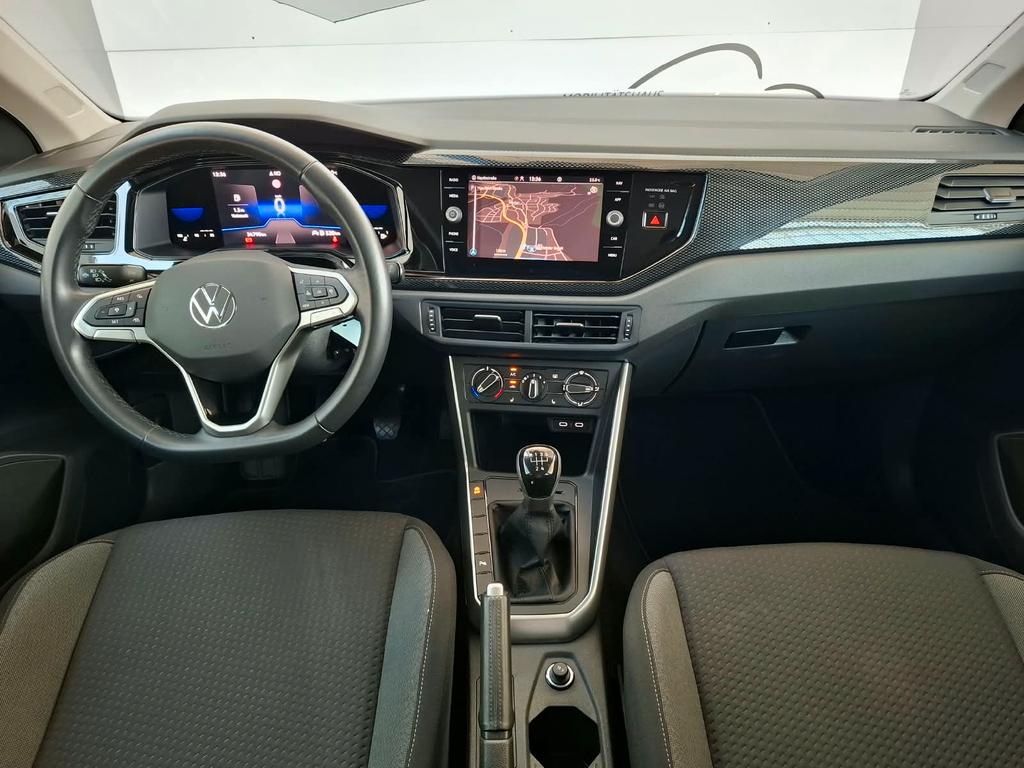 Volkswagen Polo 2022 г. Красный, пробег 30000 км