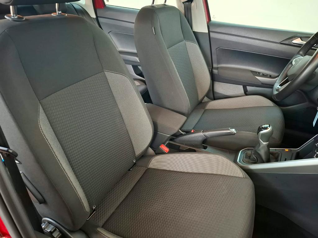 Volkswagen Polo 2022 г. Красный, пробег 30000 км