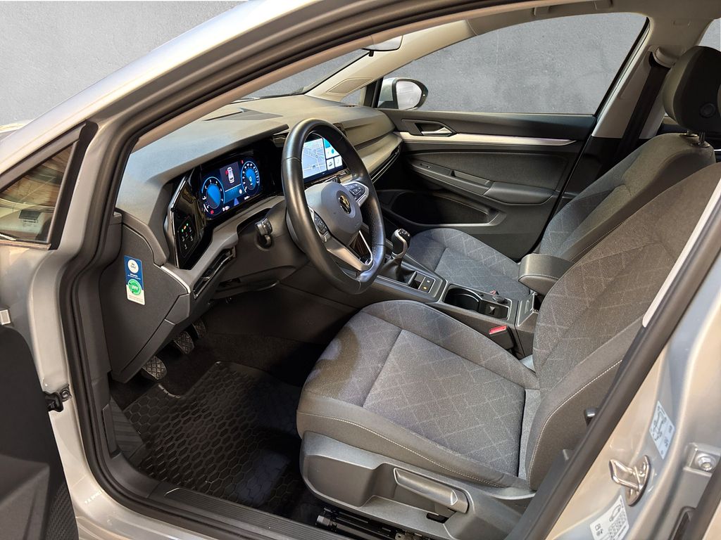 Volkswagen Golf 2024 г. Серебристый, пробег 55980 км