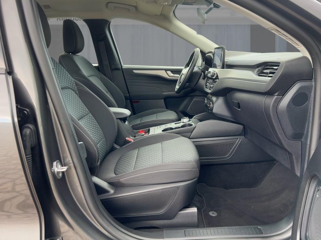 Ford Kuga 2022 г. Серый, пробег 47748 км