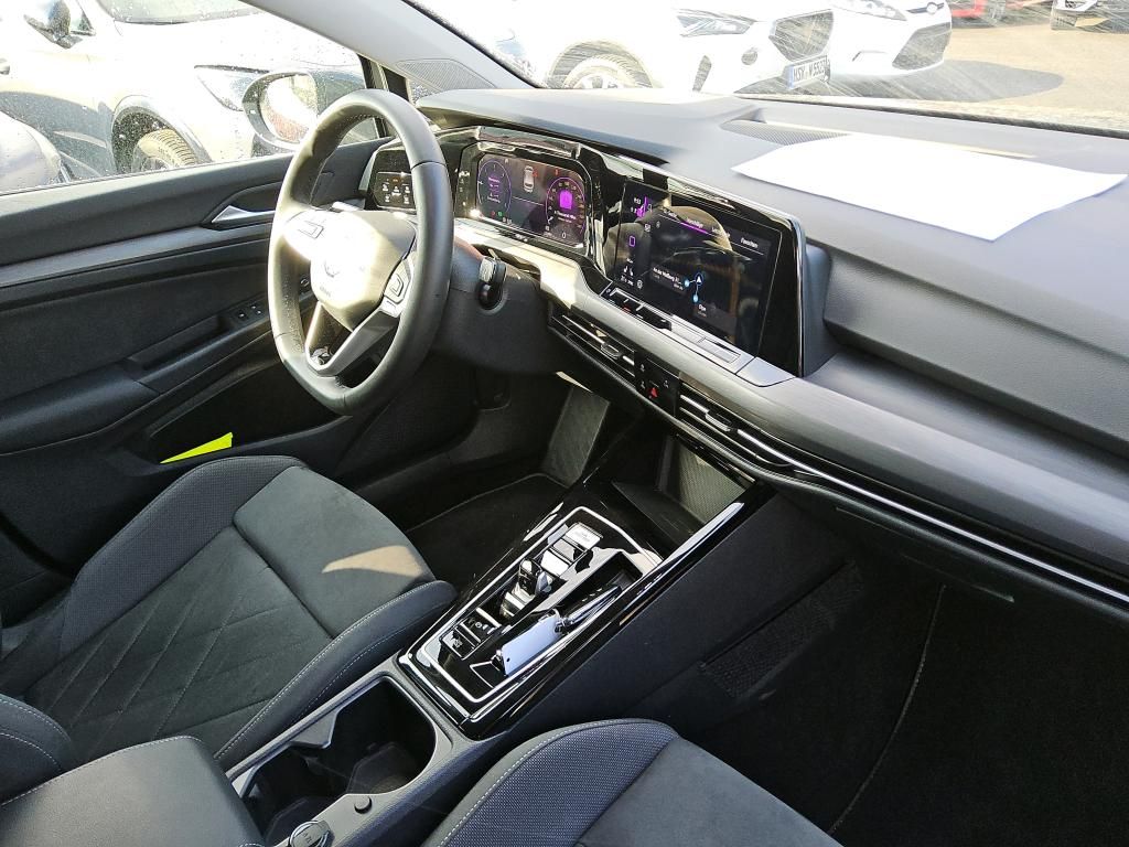 Volkswagen Golf 2024 г. Серый, пробег 25099 км
