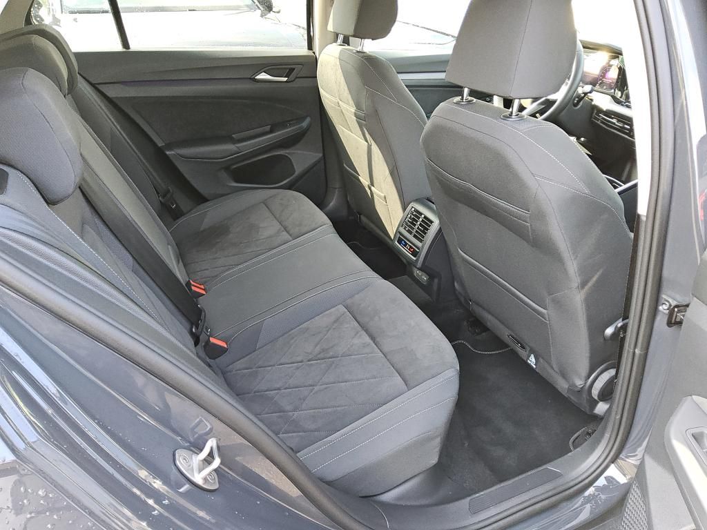 Volkswagen Golf 2024 г. Серый, пробег 25099 км