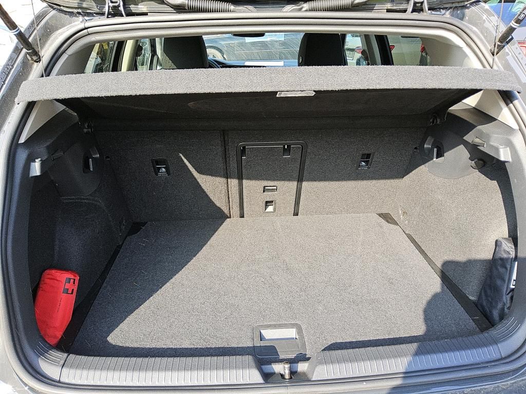 Volkswagen Golf 2024 г. Серый, пробег 25099 км