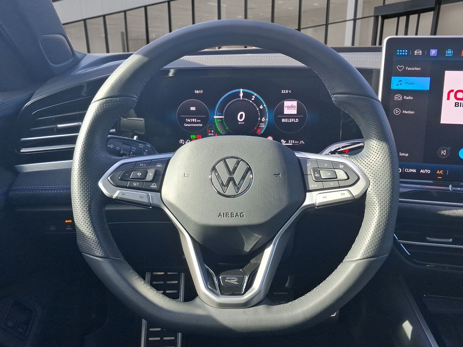 Volkswagen Passat 2025 г. Зелёный, пробег 14189 км