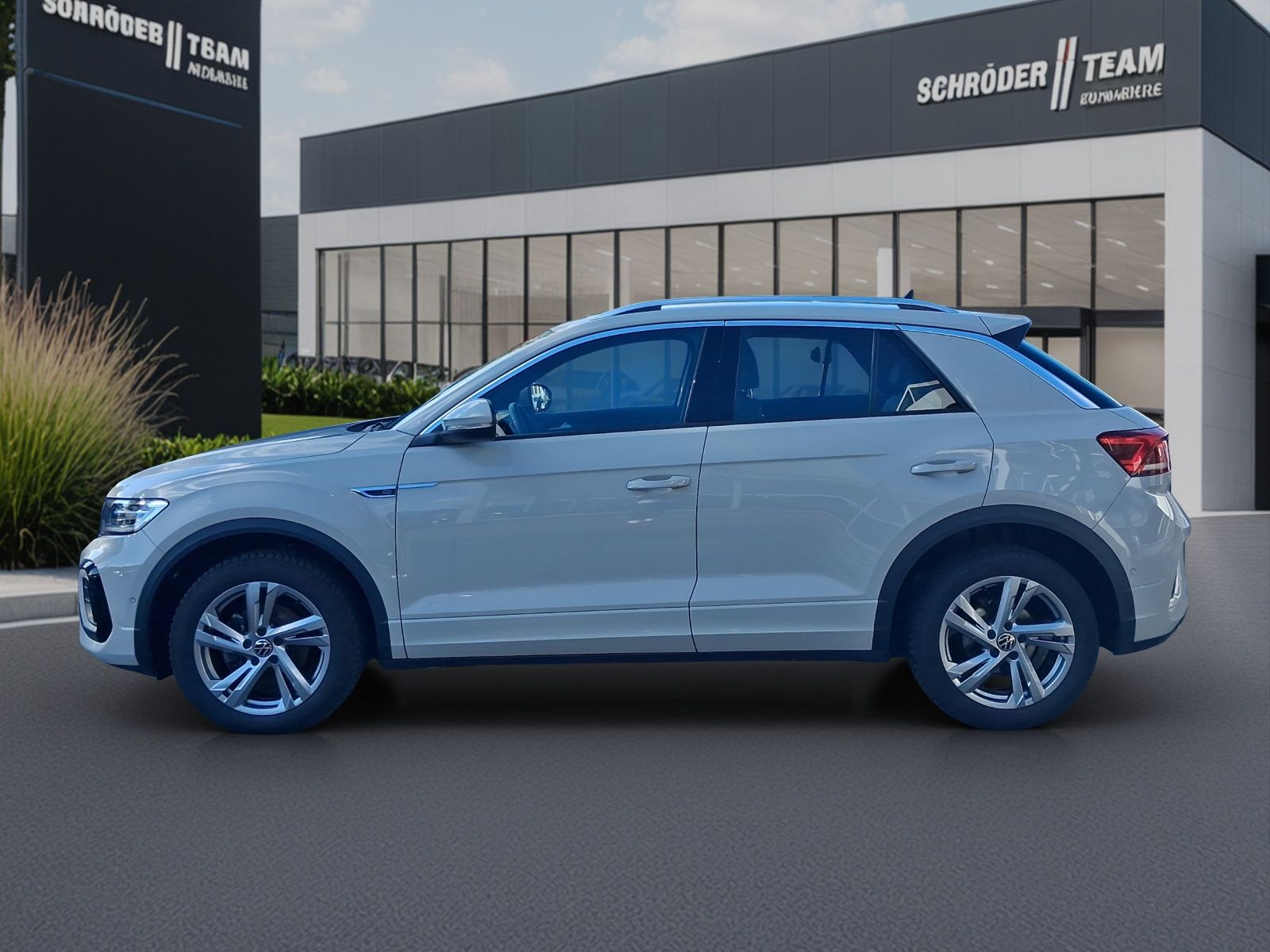 Volkswagen T-Roc 2024 г. Серый, пробег 18739 км