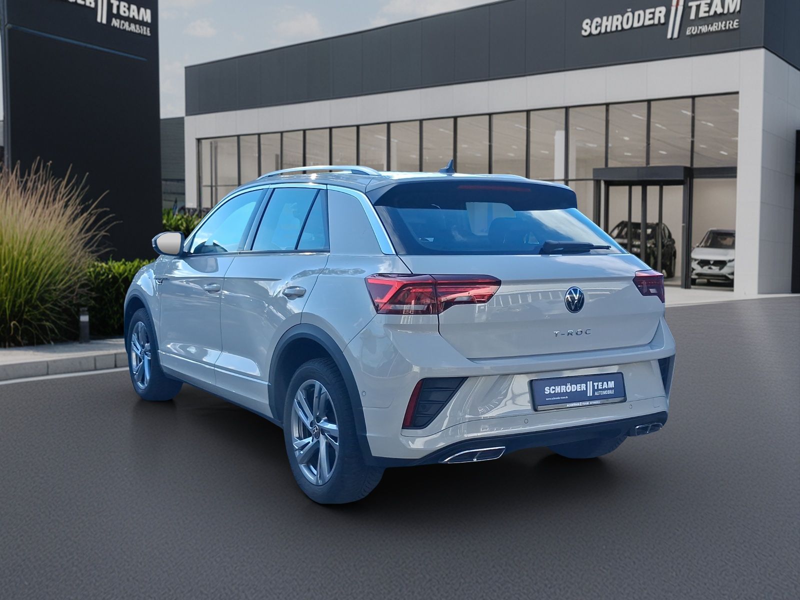 Volkswagen T-Roc 2024 г. Серый, пробег 18739 км