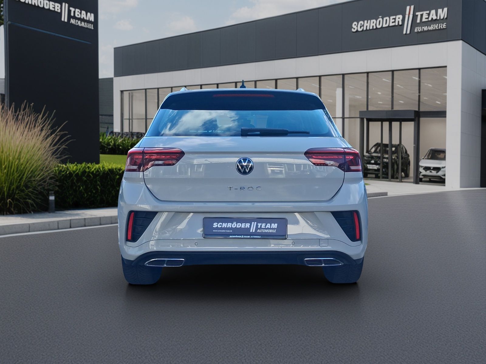 Volkswagen T-Roc 2024 г. Серый, пробег 18739 км