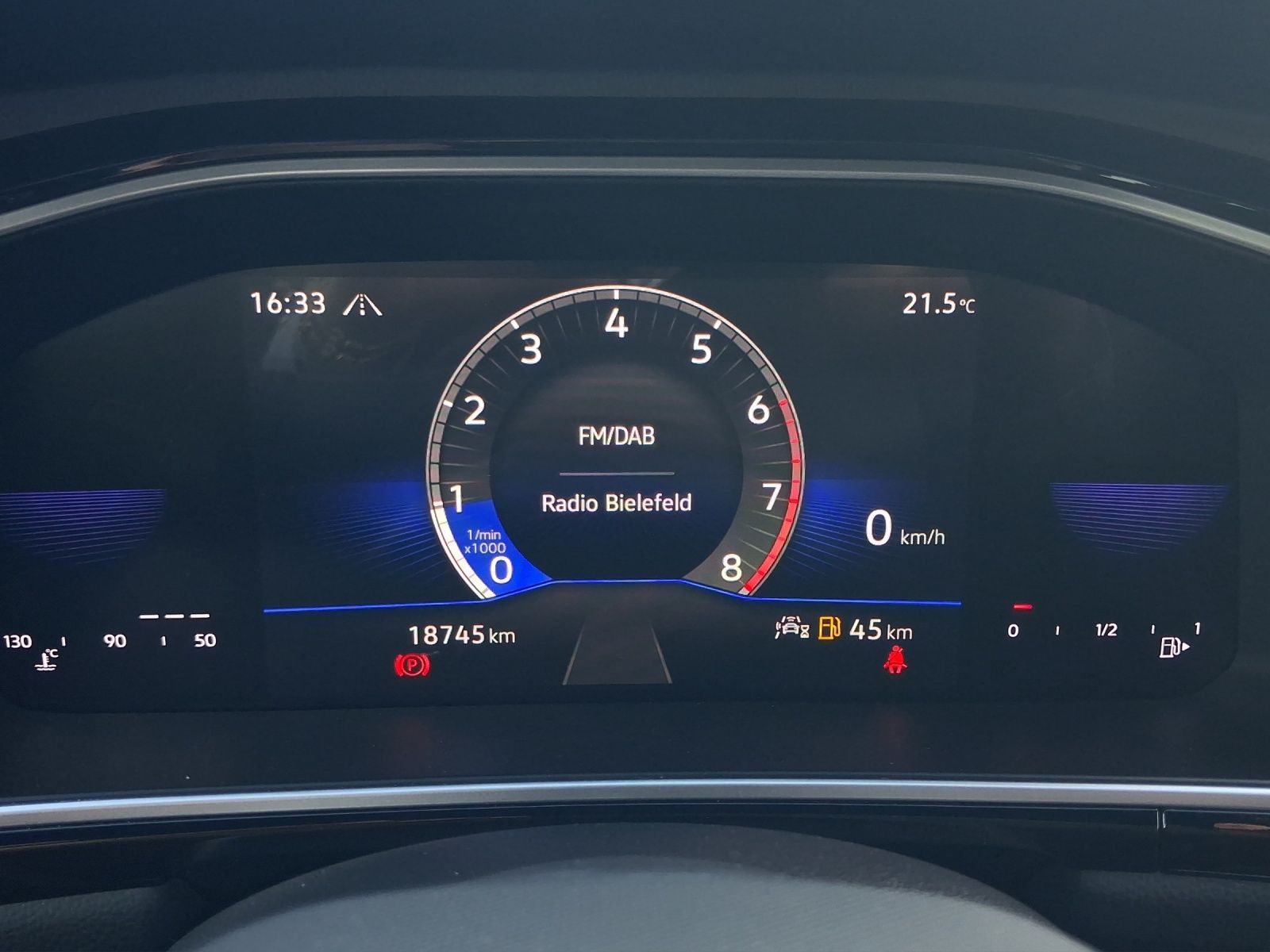 Volkswagen T-Roc 2024 г. Серый, пробег 18739 км