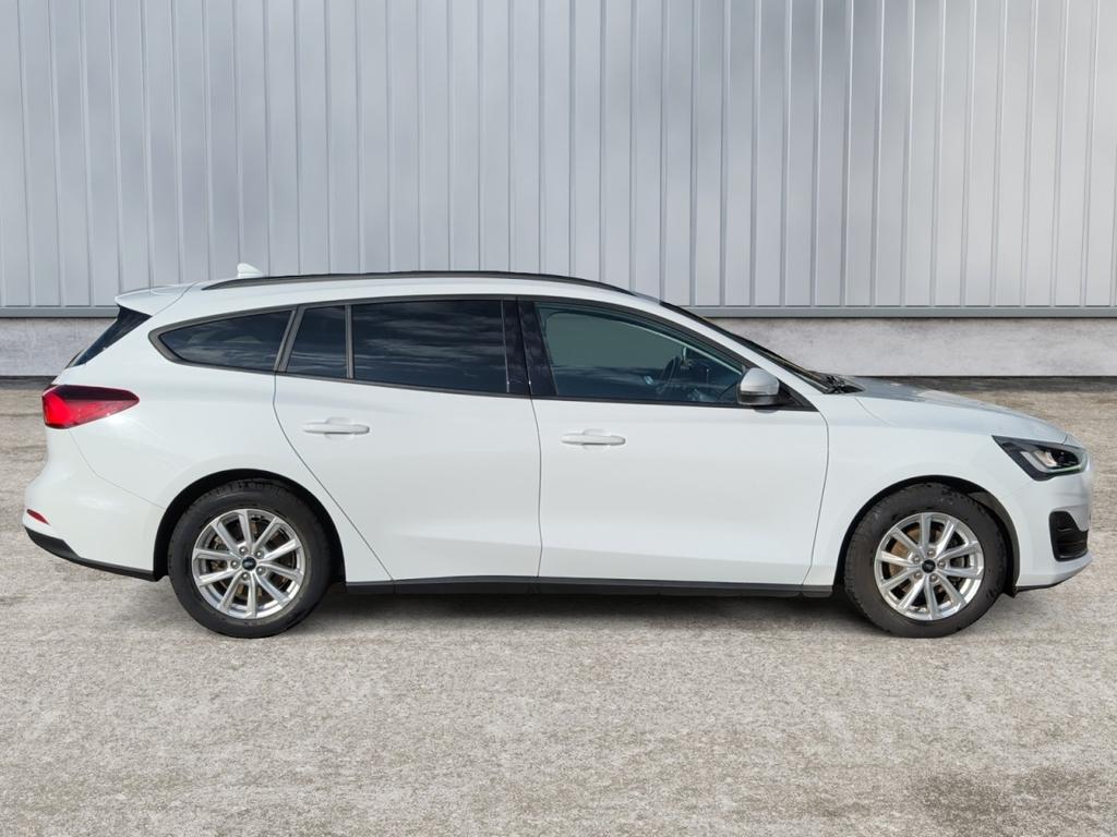 Ford Focus 2022 г. Белый, пробег 52080 км