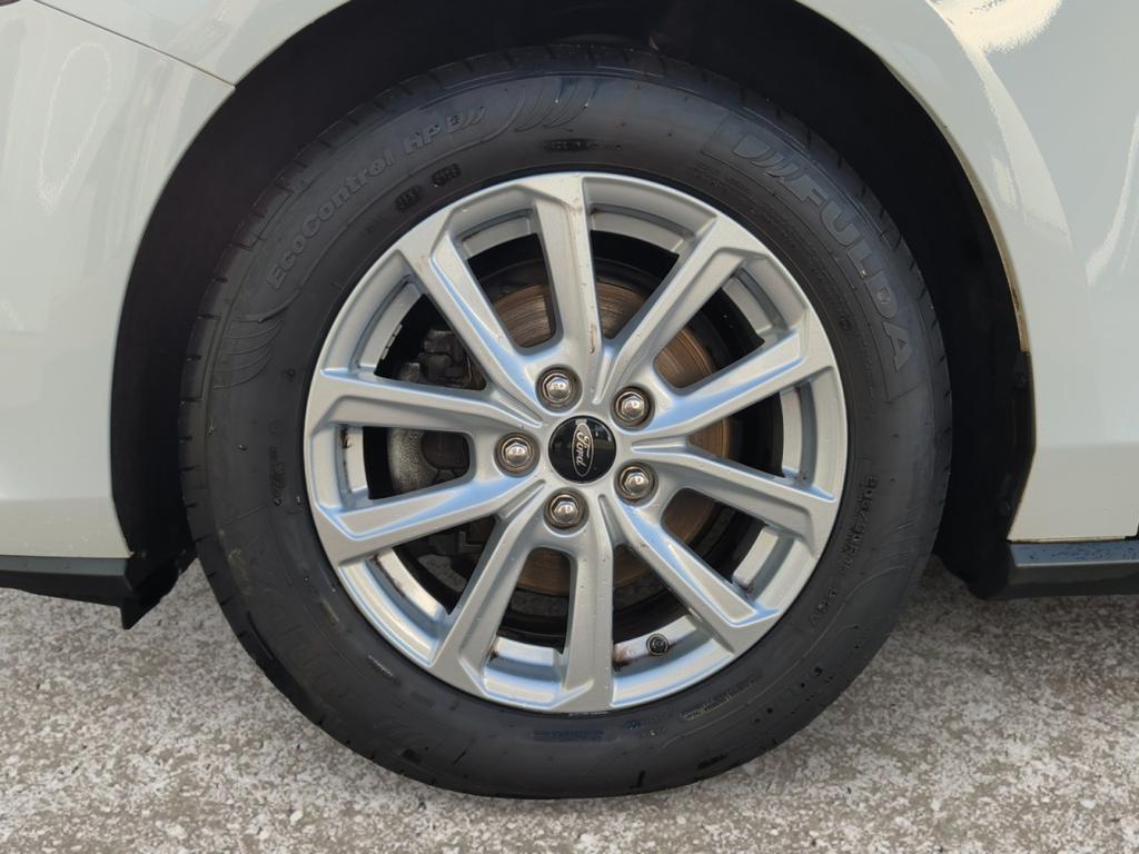 Ford Focus 2022 г. Белый, пробег 52080 км