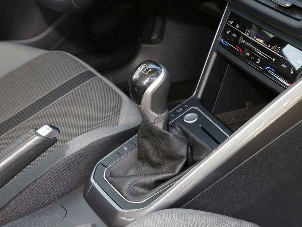 Volkswagen Polo 2022 г. Серый, пробег 15380 км