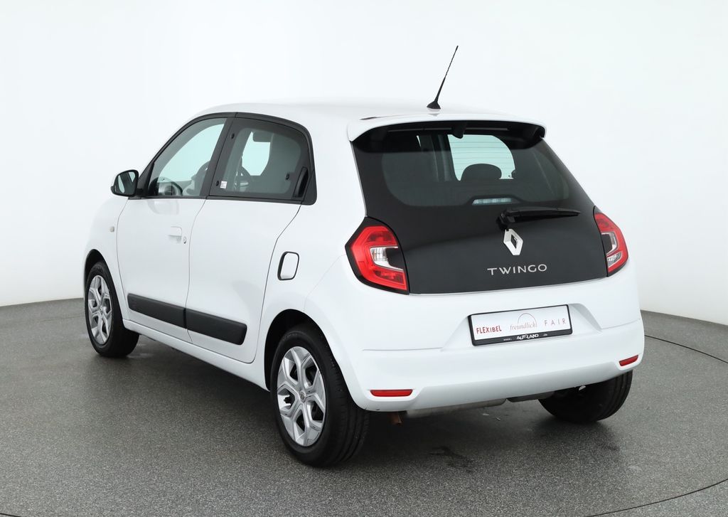 Renault Twingo 2022 г. Белый, пробег 43317 км