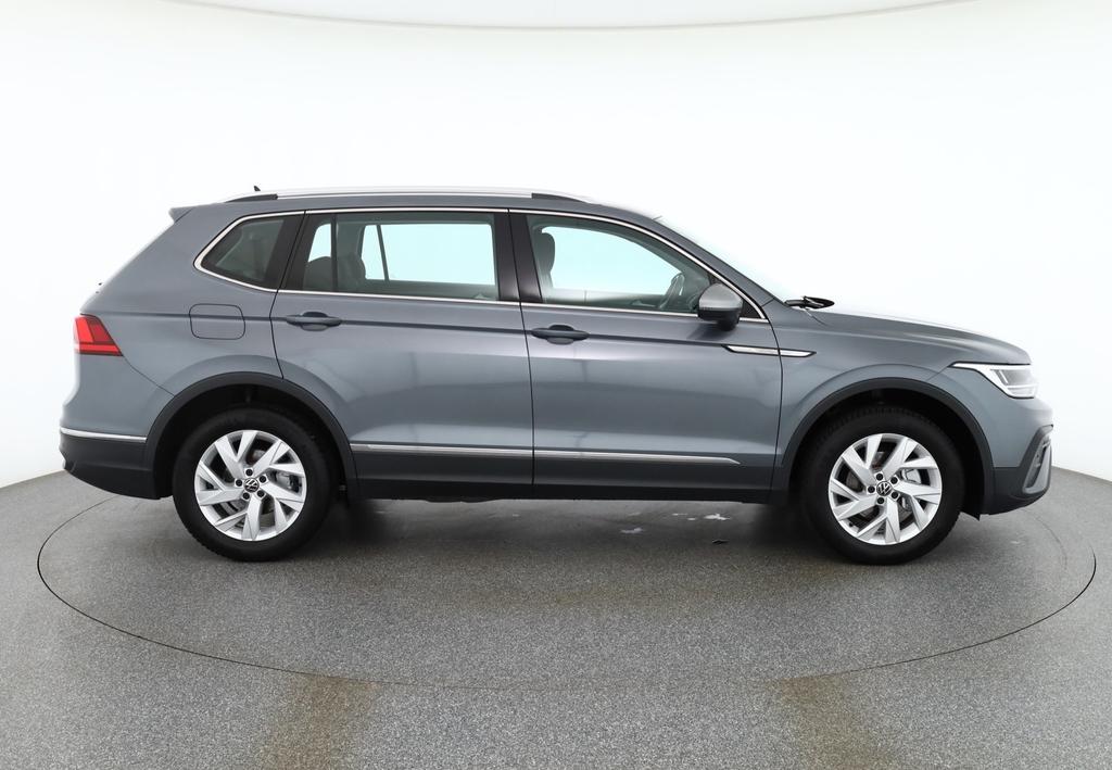 Volkswagen TIGUAN ALLSPACE 2025 г. Серый, пробег 38121 км