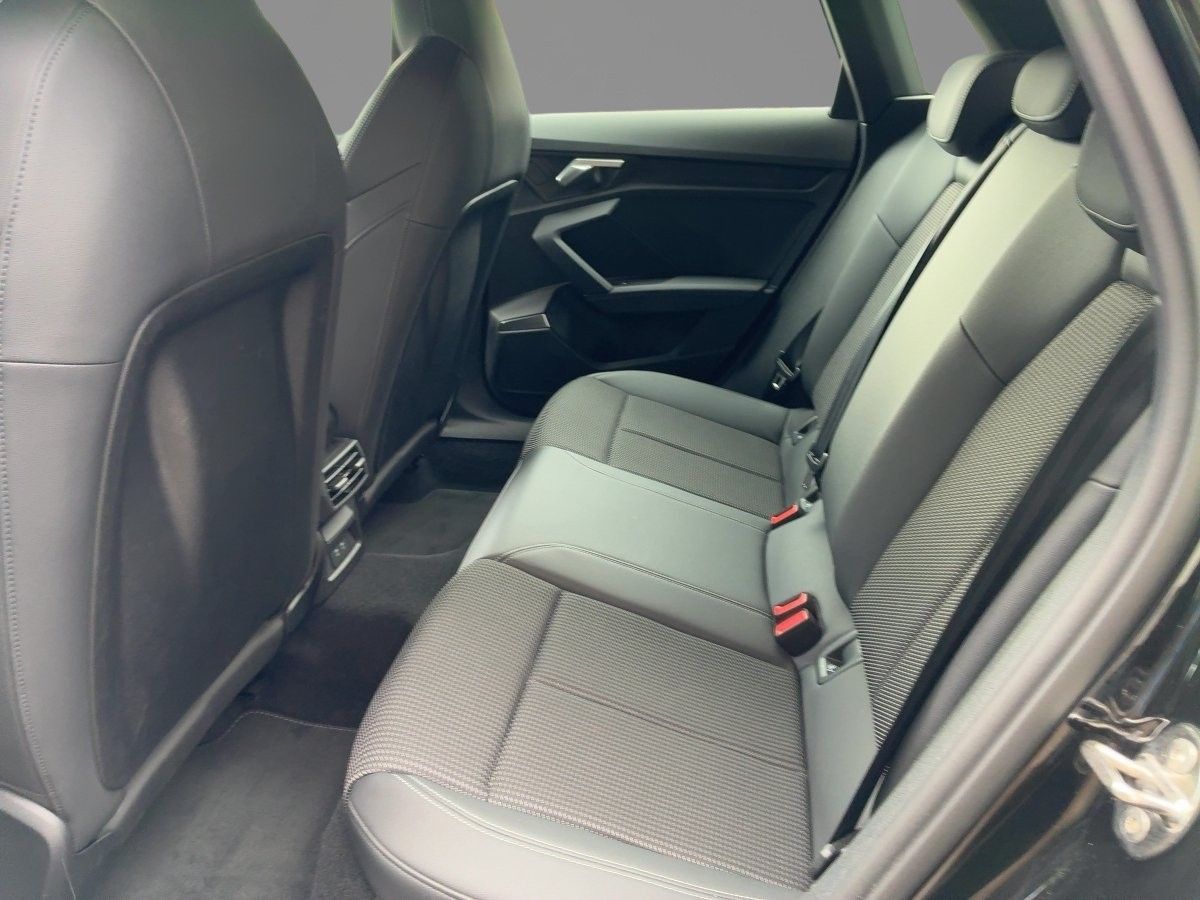 Audi A3 2023 г. Чёрный, пробег 49848 км