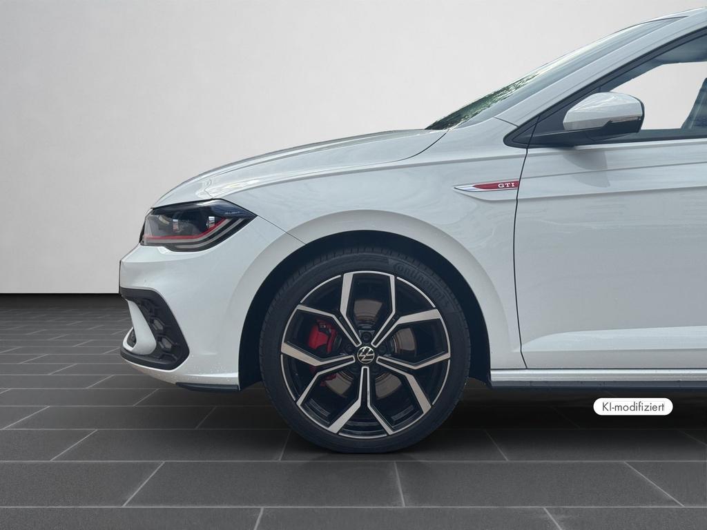 Volkswagen Polo 2023 г. Белый, пробег 33350 км