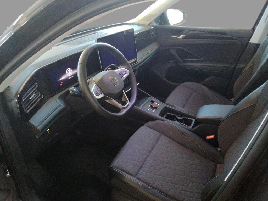 Volkswagen Tiguan 2025 г. Чёрный, пробег 41449 км