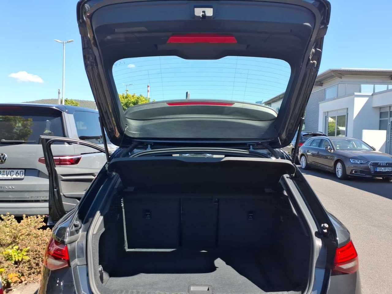Audi A3 2023 г. Серый, пробег 59356 км