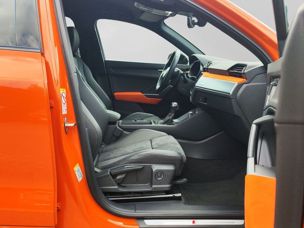 Audi Q3 2023 г. Оранжевый, пробег 50611 км