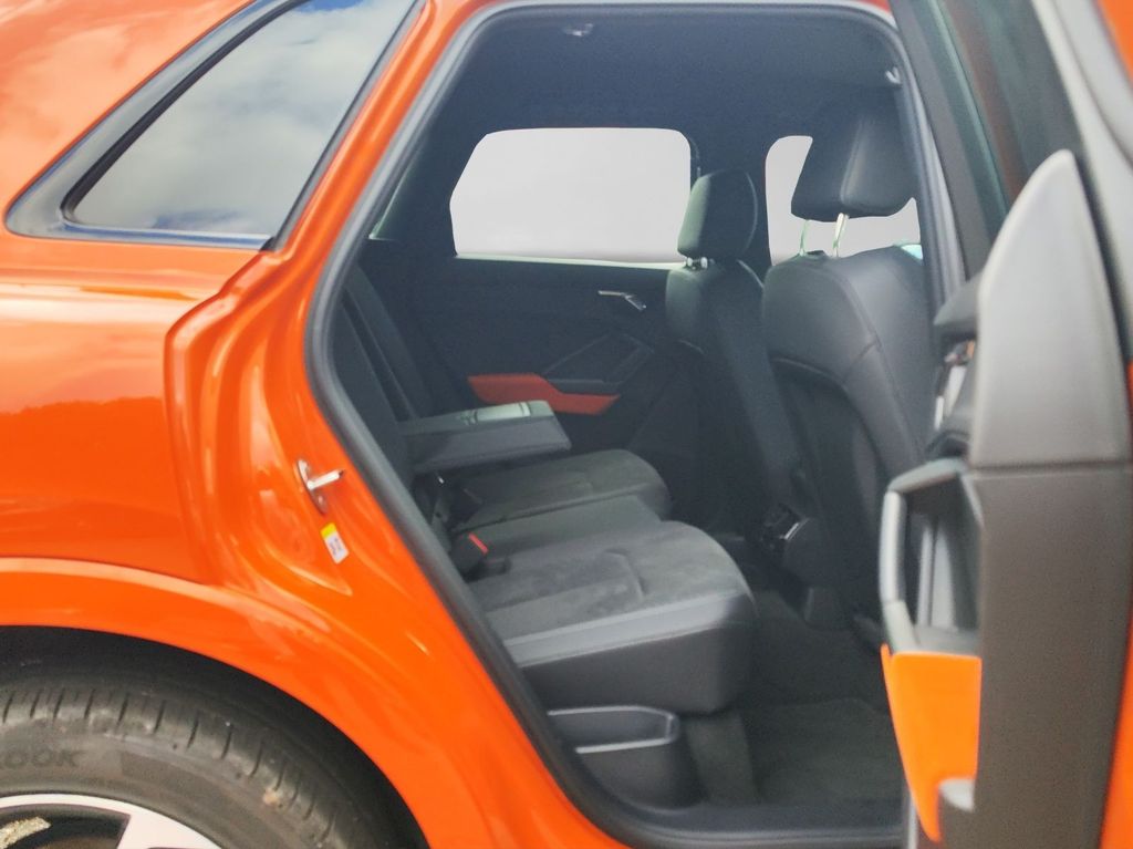 Audi Q3 2023 г. Оранжевый, пробег 50611 км