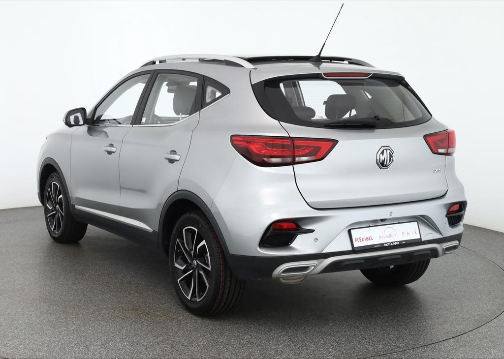 MG ZS 2023 г. Серебристый, пробег 45295 км